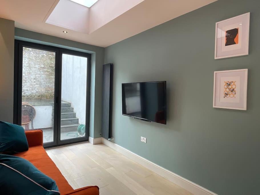 Pillow Menu! 1 Bed Garden Flat Finsbury Park London Bagian luar foto